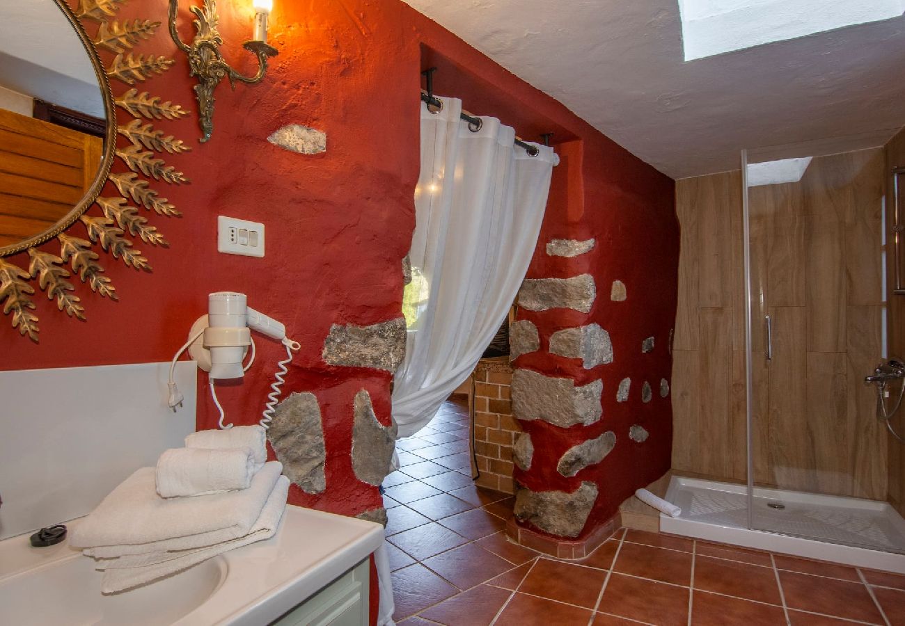 Casa rural en Moya - Conjunto de 3 casas en Fontanales con piscina privada