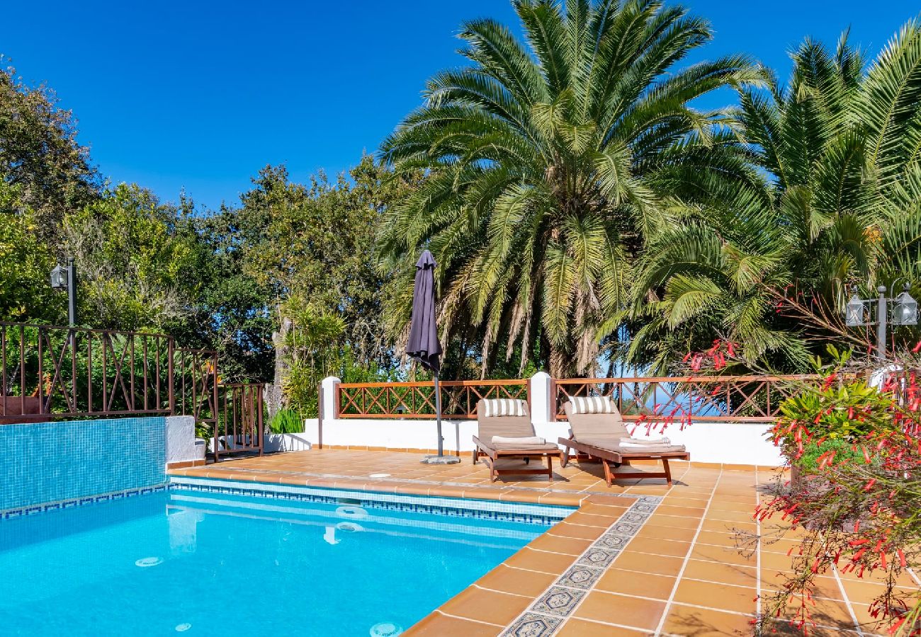 Cottage in Moya - GC0001 Vakantiehuis met gedeeld zwembad in Fontanales
