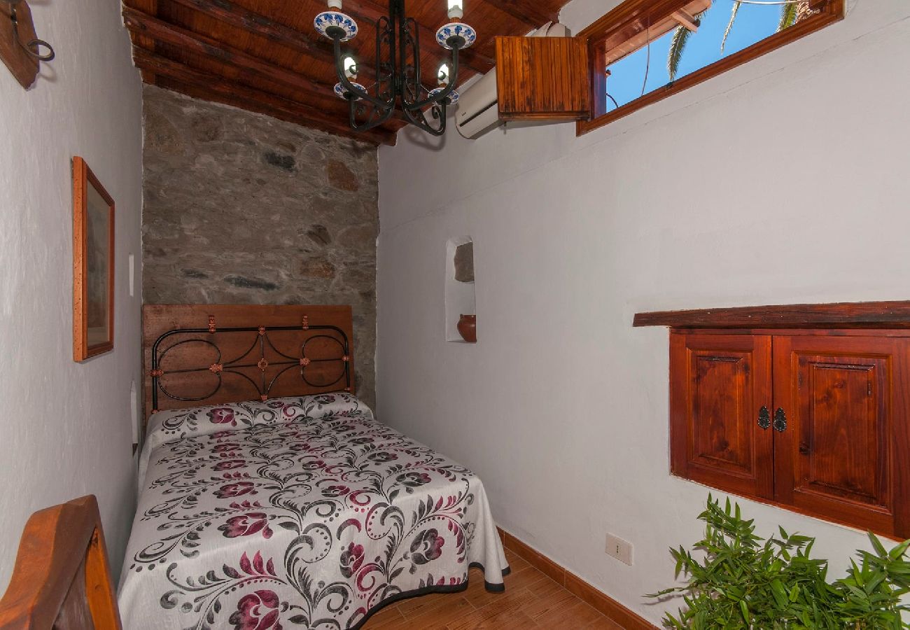 Cottage in San Bartolomé de Tirajana - GC0260 Vakantiehuis met prive zwembad in San Bartolome