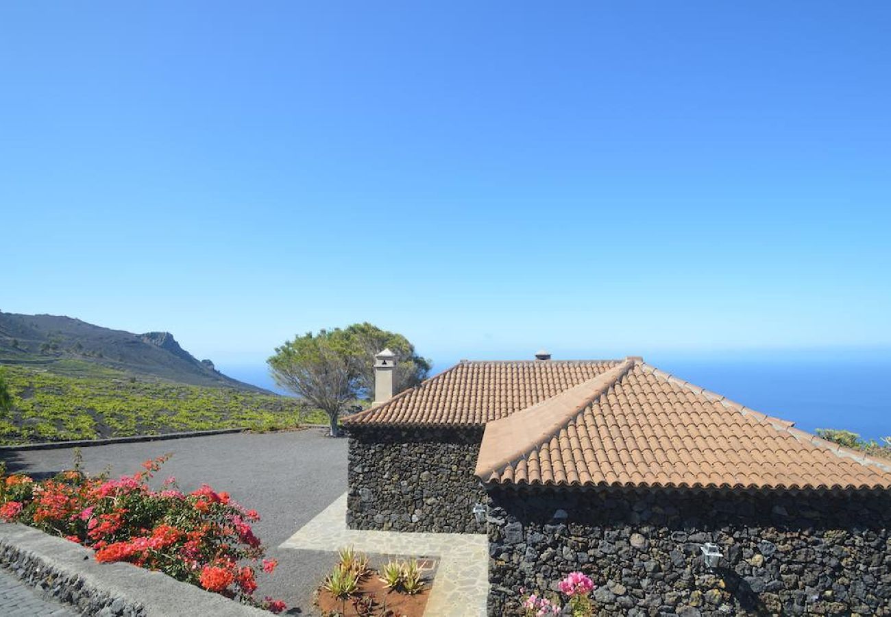 Cottage in Fuencaliente - LP1083 Vakantiehuis met uitzicht op zee in Fuencaliente