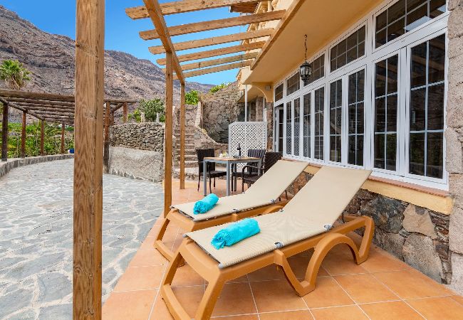 Huis in Mogán - GC0282 Vakantiehuis met gedeeld zwembad in Mogán Huis in Mogán - GC0282 Vakantiehuis met gedeeld zwembad in Mogán
