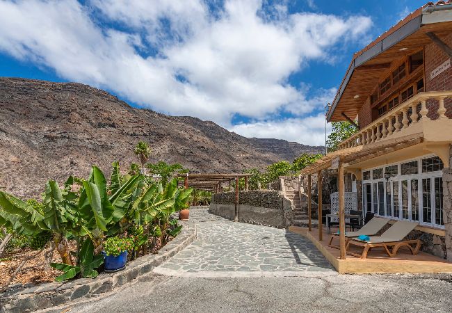 Huis in Mogán - GC0282 Vakantiehuis met gedeeld zwembad in Mogán Huis in Mogán - GC0282 Vakantiehuis met gedeeld zwembad in Mogán