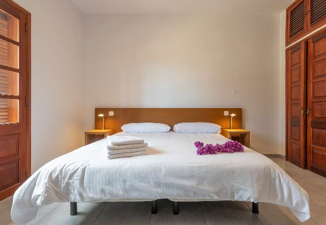 Huis in Mogán - GC0285 Vakantiehuis met gedeeld zwembad in Mogán Huis in Mogán - GC0285 Vakantiehuis met gedeeld zwembad in Mogán