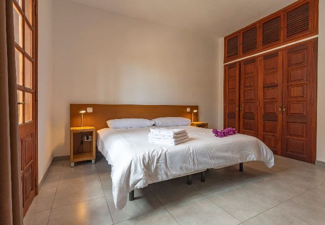 Huis in Mogán - GC0285 Vakantiehuis met gedeeld zwembad in Mogán Huis in Mogán - GC0285 Vakantiehuis met gedeeld zwembad in Mogán