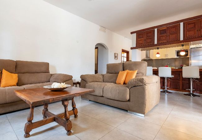 Huis in Mogán - GC0285 Vakantiehuis met gedeeld zwembad in Mogán Huis in Mogán - GC0285 Vakantiehuis met gedeeld zwembad in Mogán