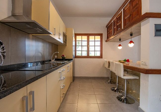 Huis in Mogán - GC0285 Vakantiehuis met gedeeld zwembad in Mogán Huis in Mogán - GC0285 Vakantiehuis met gedeeld zwembad in Mogán