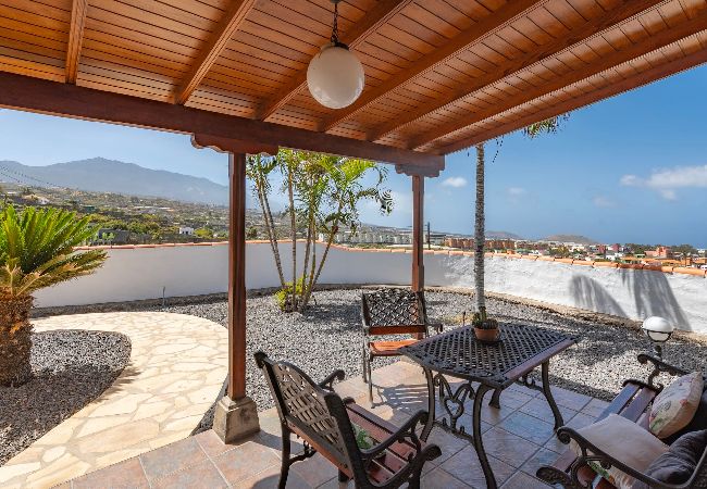 Huis in Los Llanos de Aridane -  LP1125 Vakantiehuis met privé zwembad in Los Llanos Huis in Los Llanos de Aridane -  LP1125 Vakantiehuis met privé zwembad in Los Llanos