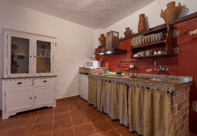 Cottage in Moya - GC0003 Vakantiehuis met gedeeld zwembad in Fontanales Cottage in Moya - GC0003 Vakantiehuis met gedeeld zwembad in Fontanales