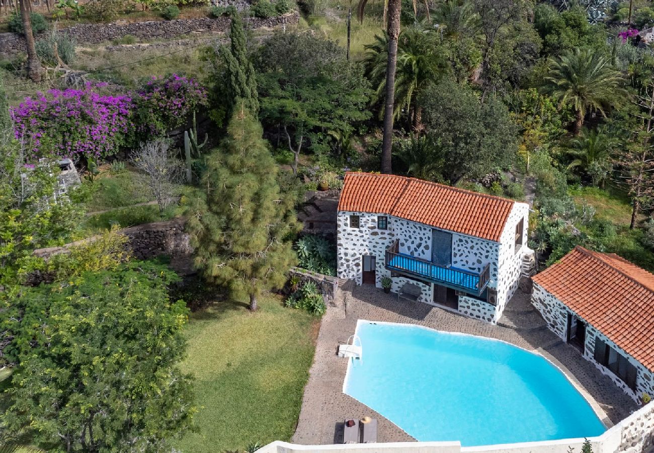 Huis in Agaete - GC0369 Vakantiehuis met privé zwembad in El Risco