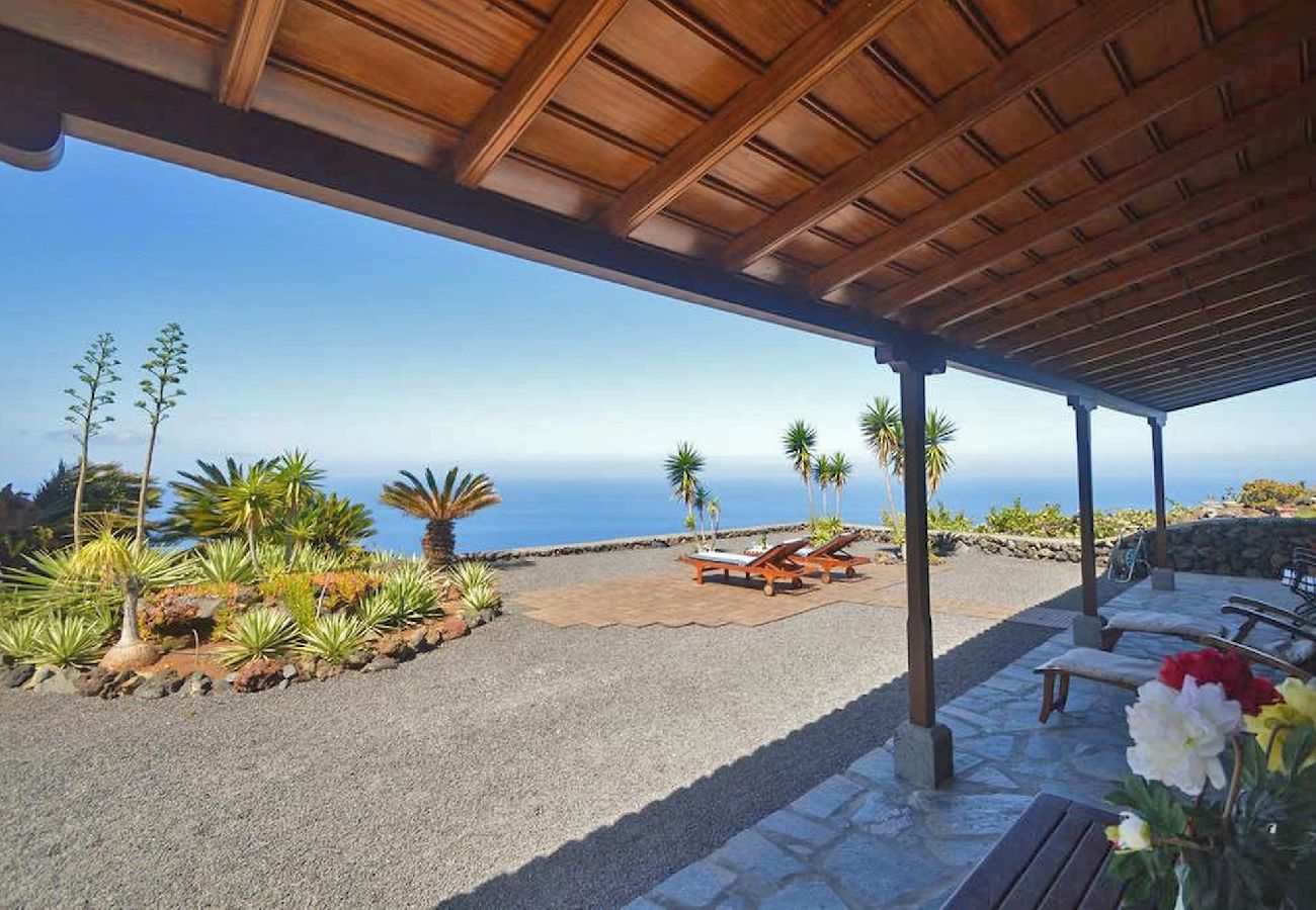 Cottage in Fuencaliente - LP1083 Holiday cottege with sea views in Fuencaliente