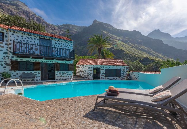 House in Agaete - GC0369 Holiday cottage with private pool in El Risco House in Agaete - GC0369 Holiday cottage with private pool in El Risco