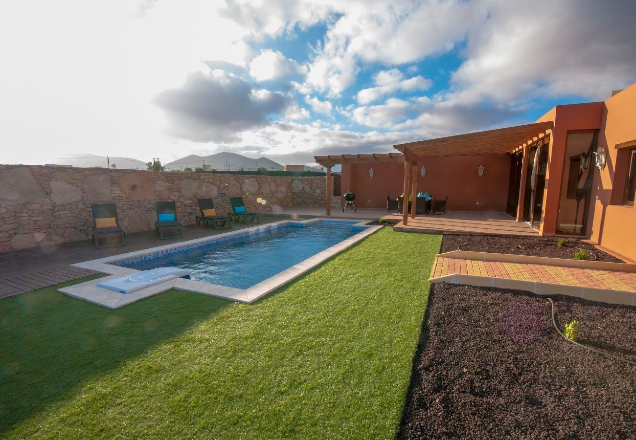 Gîte Rural à Tuineje - FV4300 Maison de vacances avec piscine à Tuineje
