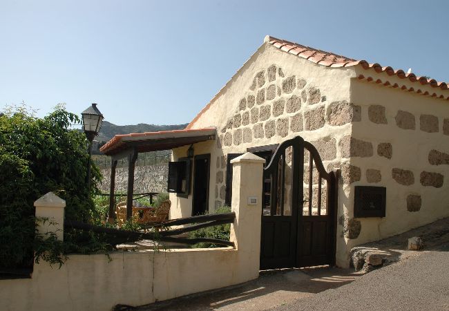 Gîte Rural à Vega de San Mateo - GC0143 Maison de vacances avec piscine privée à San Mateo Gîte Rural à Vega de San Mateo - GC0143 Maison de vacances avec piscine privée à San Mateo