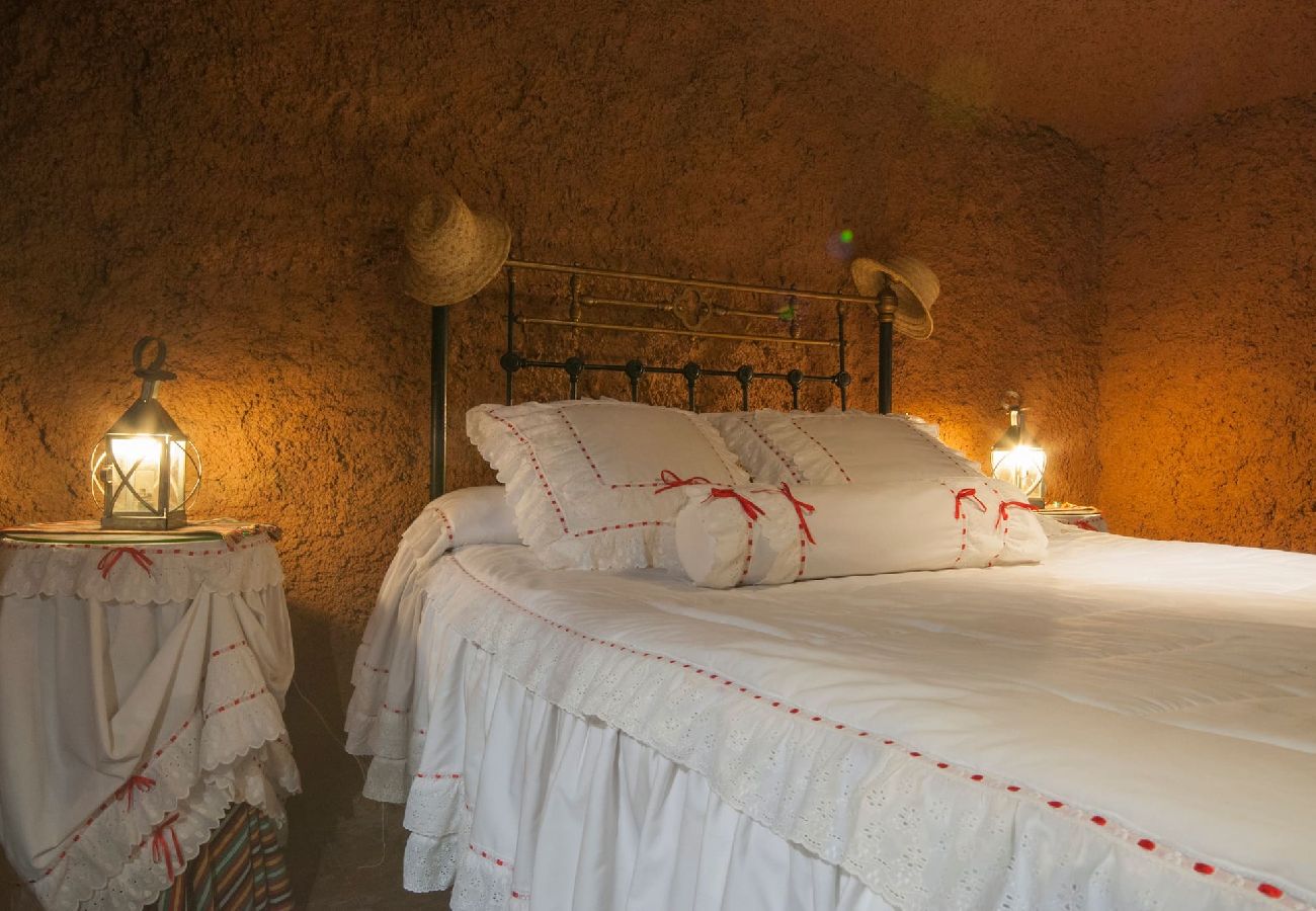 Gîte Rural à Moya - GC0004 Confortable grotte gite et jacuzzi privé à Fontanales