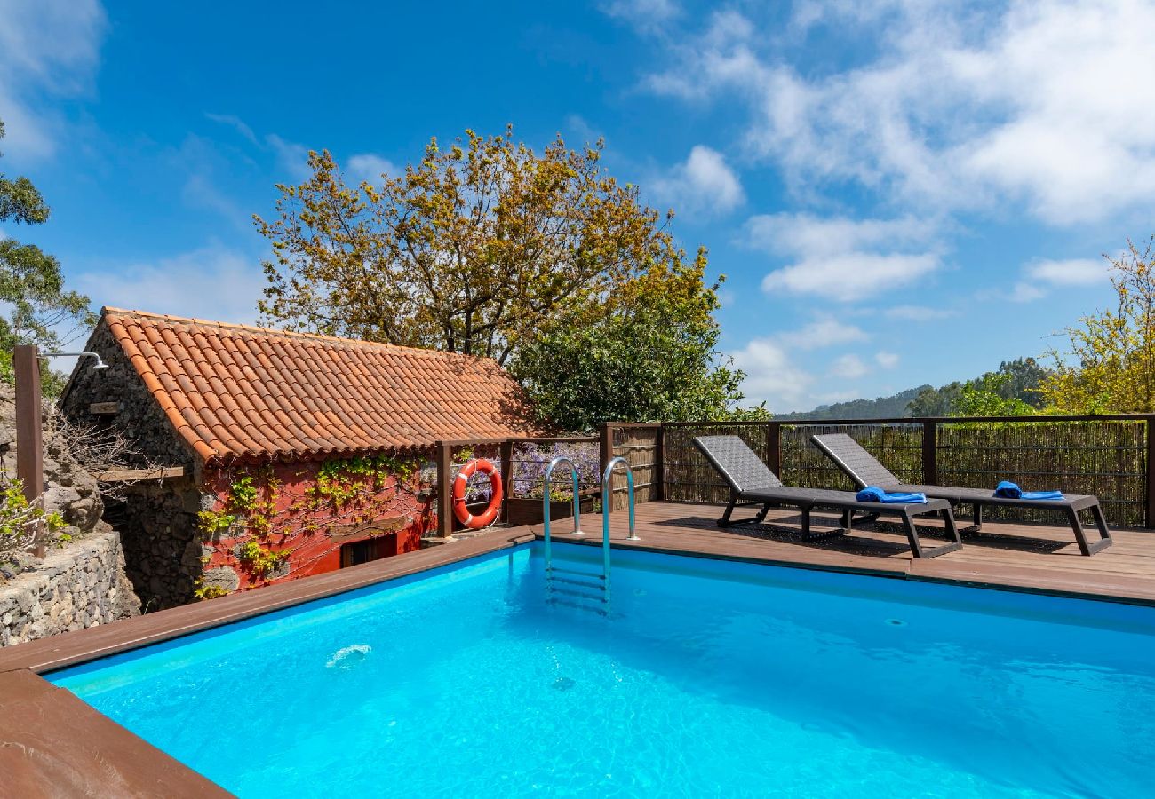 Gîte Rural à Moya - GC0016 Maison de vacances avec piscine privée à Fontanales