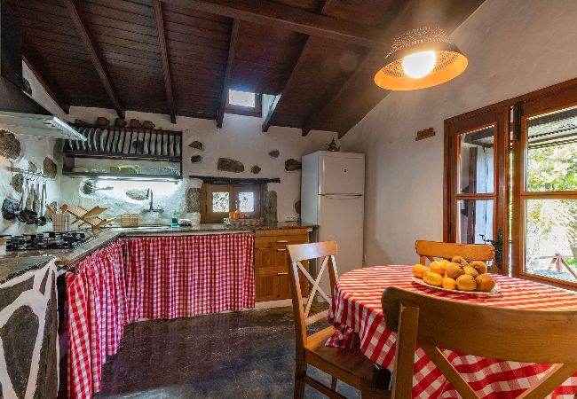 Casa rurale a Moya - GC0001 Casa vacanze con piscina in comune a Fontanales Casa rurale a Moya - GC0001 Casa vacanze con piscina in comune a Fontanales