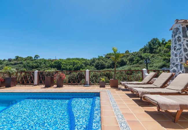 Casa rurale a Moya - GC0001 Casa vacanze con piscina in comune a Fontanales Casa rurale a Moya - GC0001 Casa vacanze con piscina in comune a Fontanales