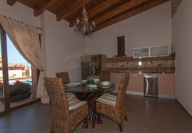 Casa rurale a Tuineje - FV4301 Casa per vacanze con piscina privata a Tuineje Casa rurale a Tuineje - FV4301 Casa per vacanze con piscina privata a Tuineje