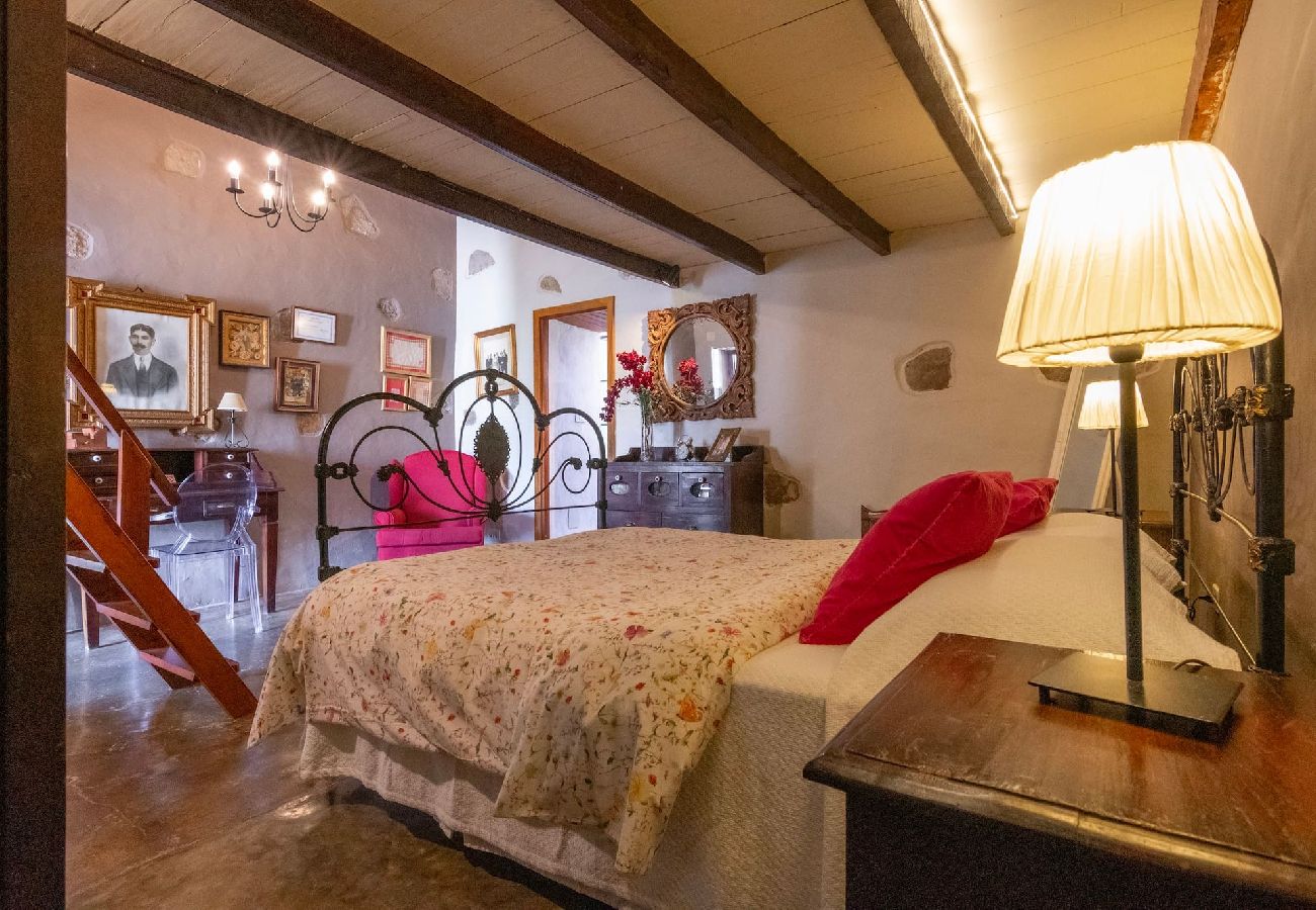 Cottage in Moya - GC0001 Vakantiehuis met gedeeld zwembad in Fontanales
