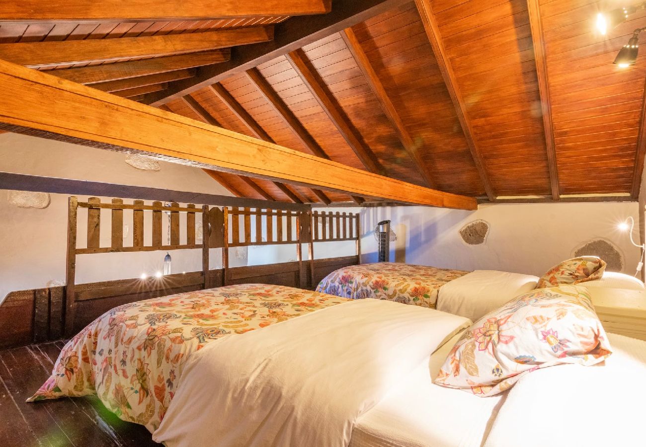 Cottage in Moya - GC0001 Vakantiehuis met gedeeld zwembad in Fontanales