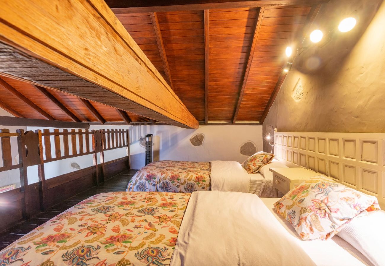 Cottage in Moya - GC0001 Vakantiehuis met gedeeld zwembad in Fontanales