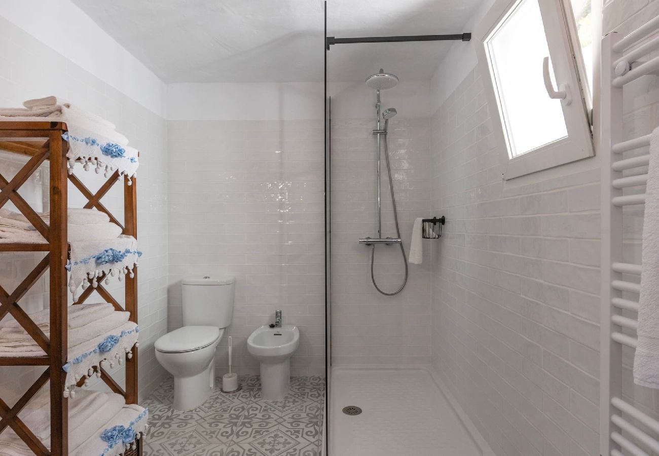 Cottage in Moya - GC0001 Vakantiehuis met gedeeld zwembad in Fontanales
