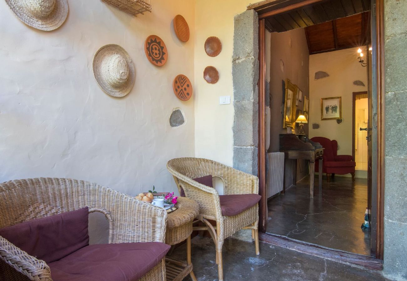 Cottage in Moya - GC0001 Vakantiehuis met gedeeld zwembad in Fontanales