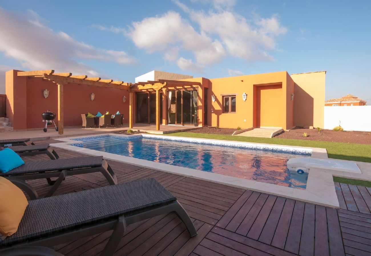 Cottage in Tuineje - FV4300 Vakantiehuis met prive zwembad in Tuineje