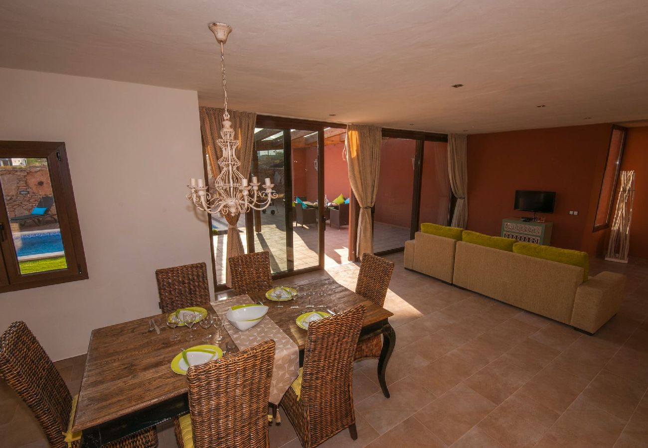 Cottage in Tuineje - FV4300 Vakantiehuis met prive zwembad in Tuineje