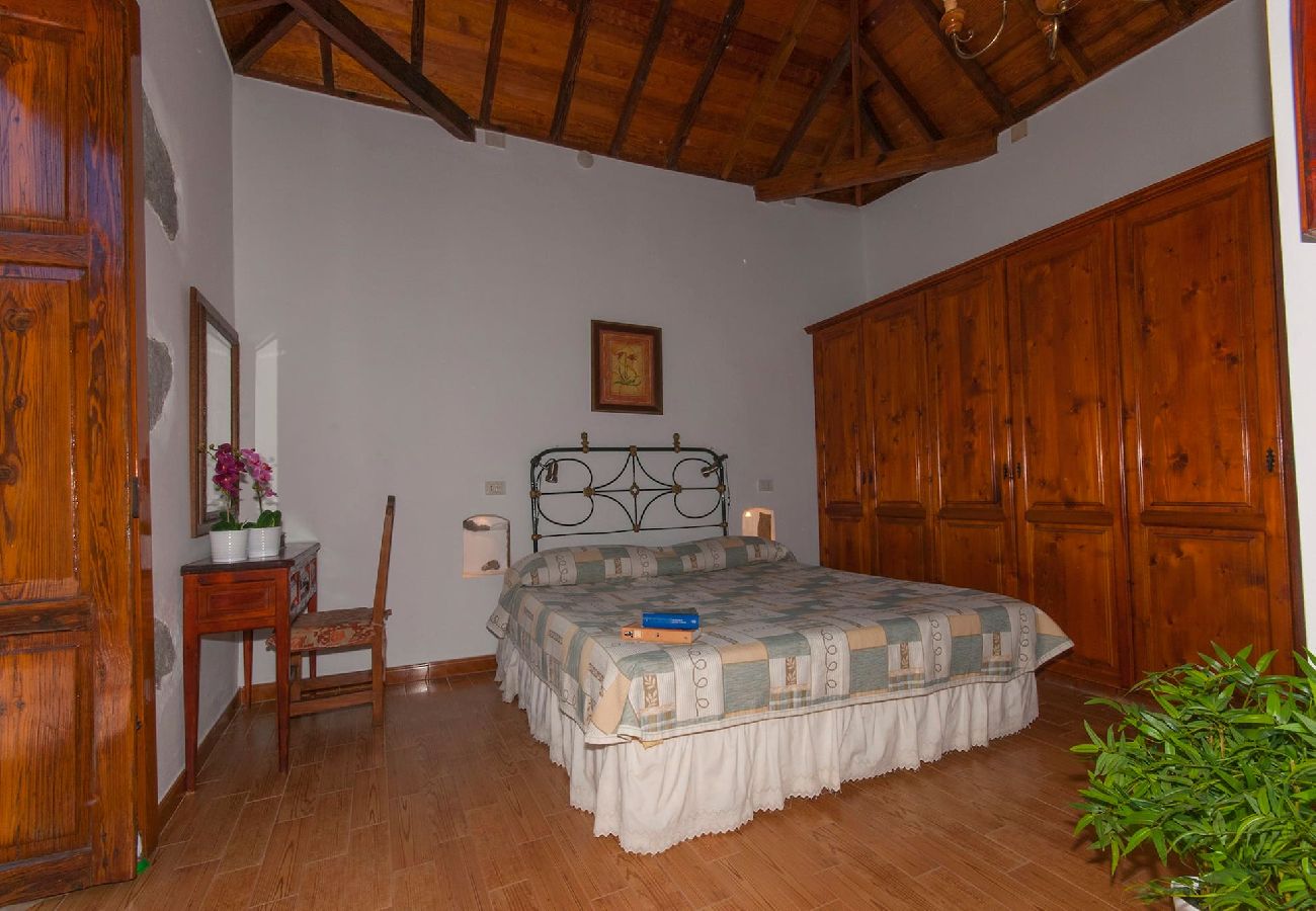 Cottage in San Bartolomé de Tirajana - GC0260 Vakantiehuis met prive zwembad in San Bartolome