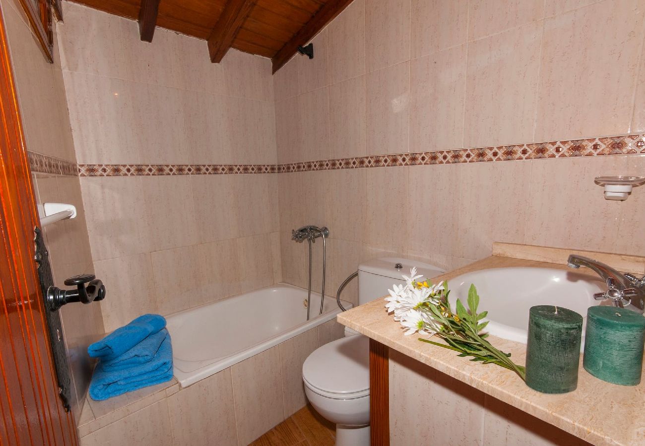 Cottage in San Bartolomé de Tirajana - GC0260 Vakantiehuis met prive zwembad in San Bartolome