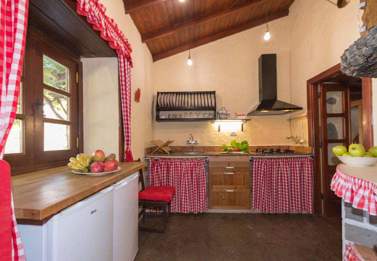 Cottage in Moya - GC0002 Vakantiehuis met pool