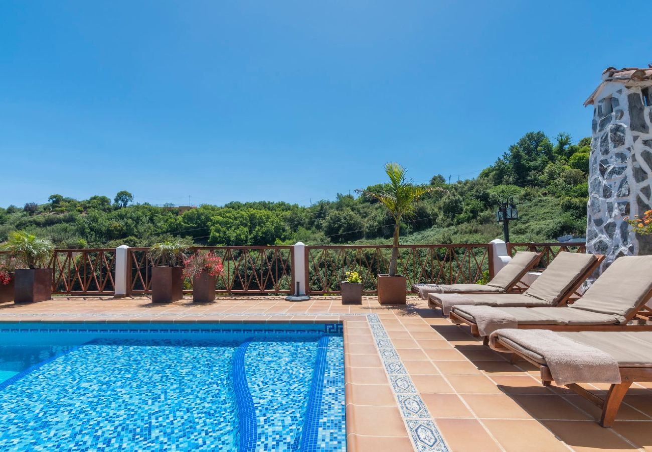 Cottage in Moya - GC0002 Vakantiehuis met pool