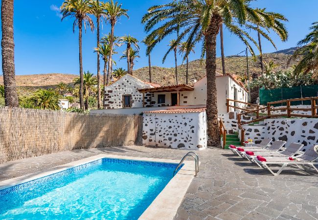 Huis in Santa Lucía de Tirajana - GC0242 Vakantiehuis met privé zwembad in Santa Lucía