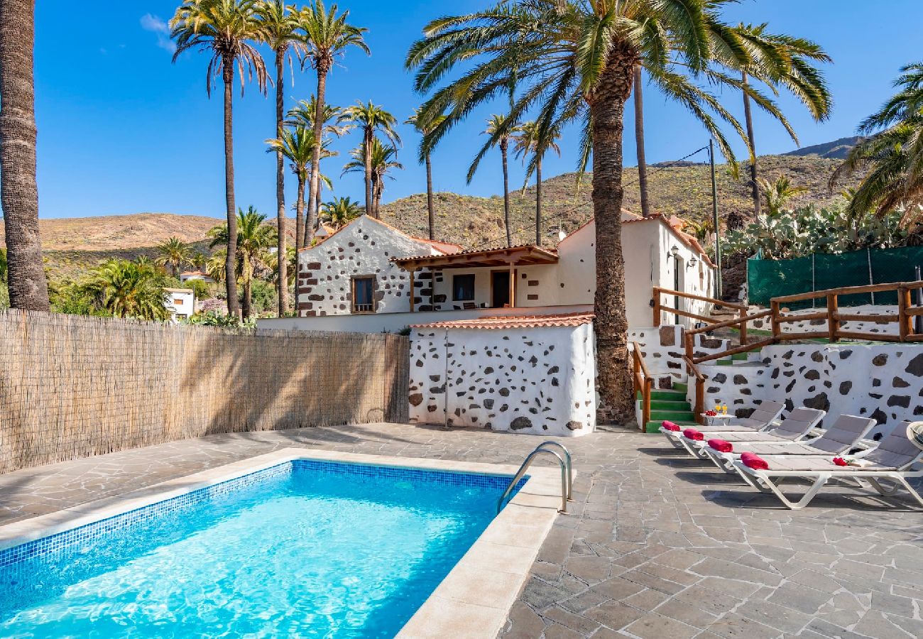 Huis in Santa Lucía de Tirajana - GC0242 Vakantiehuis met privé zwembad in Santa Lucía