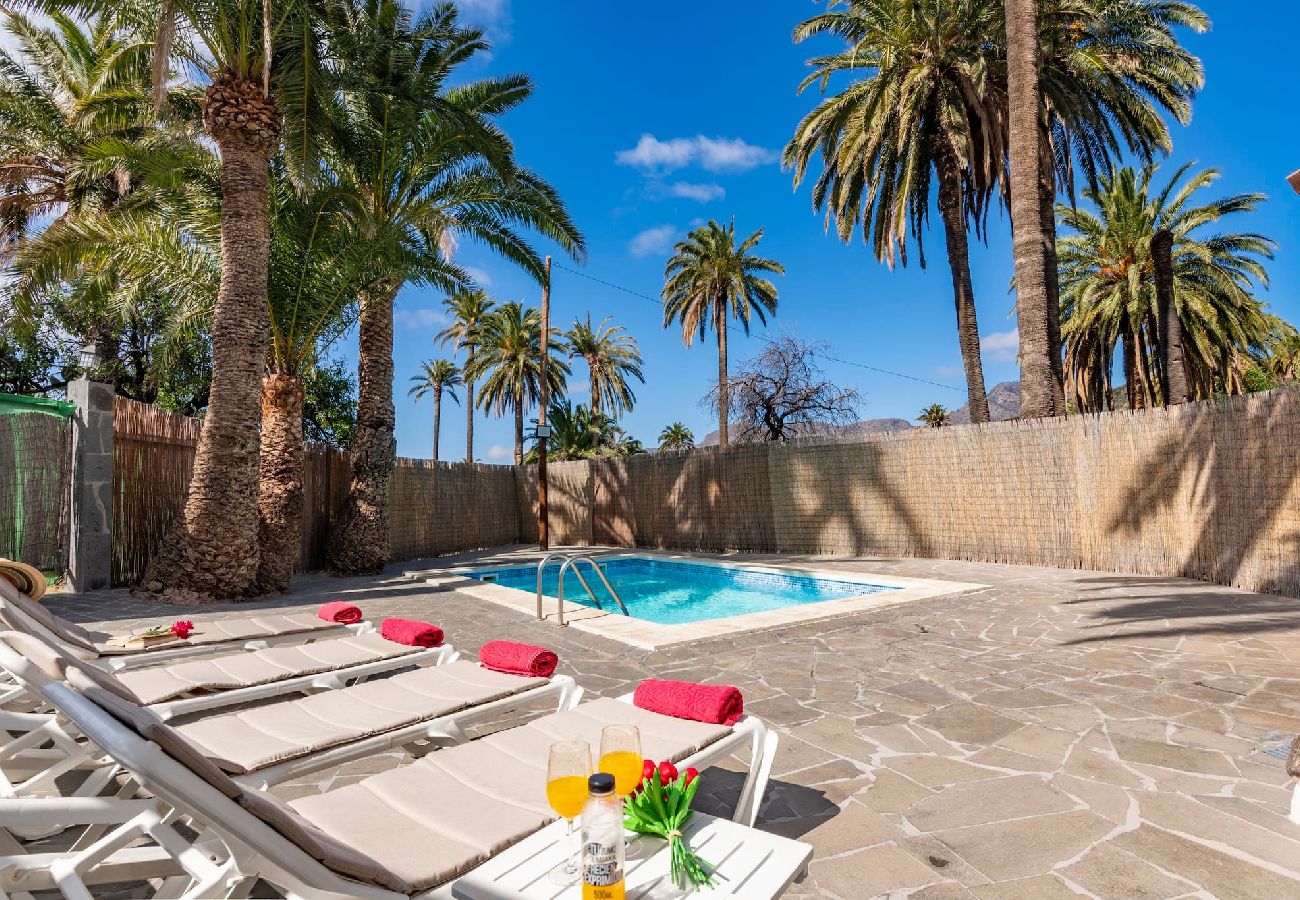 Huis in Santa Lucía de Tirajana - GC0242 Vakantiehuis met privé zwembad in Santa Lucía