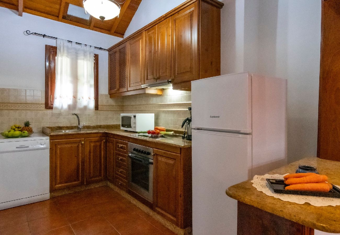 Huis in Santa Lucía de Tirajana - GC0242 Vakantiehuis met privé zwembad in Santa Lucía