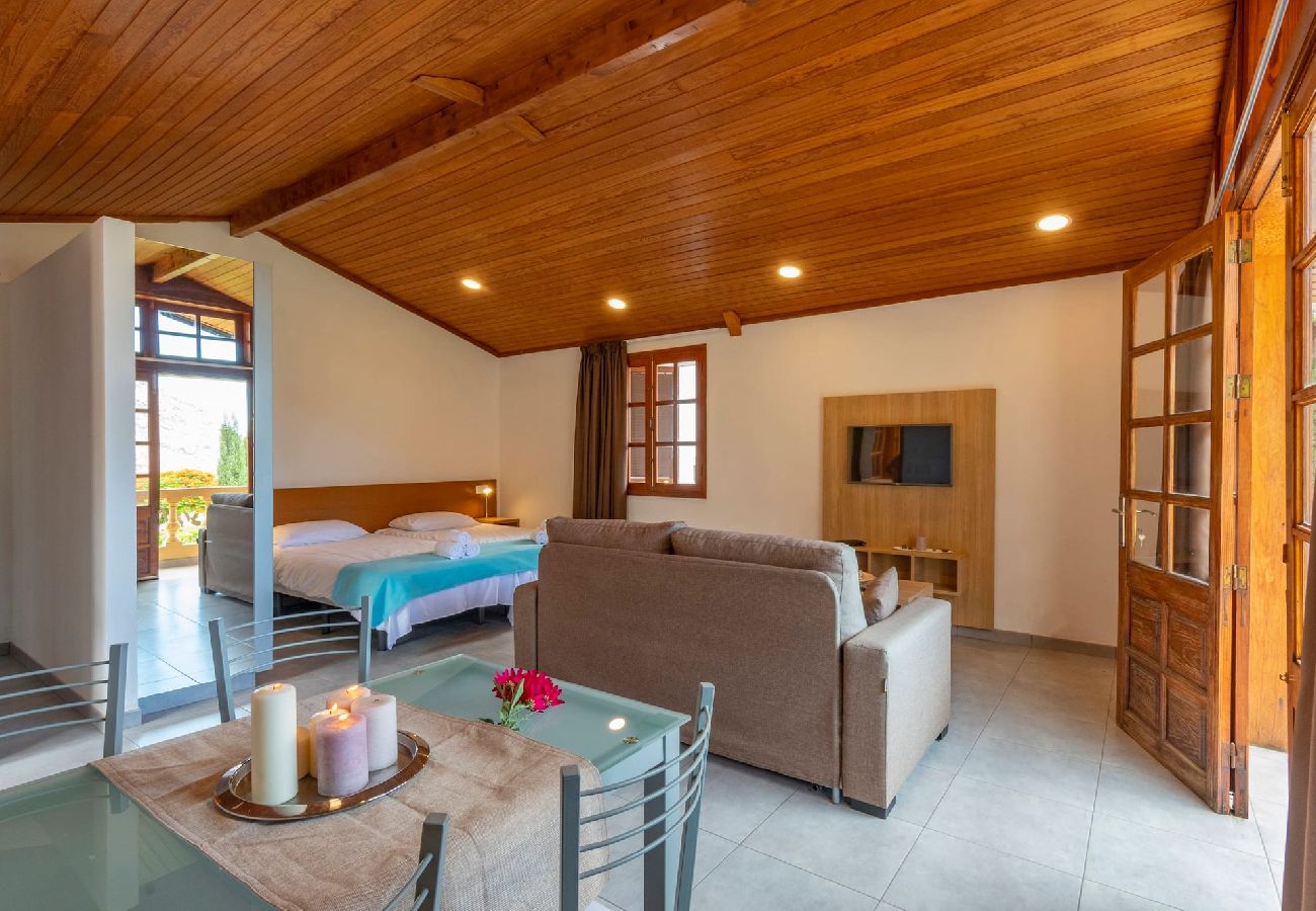 Huis in Mogán - GC0283 Vakantiehuis met gedeeld zwembad in Mogán
