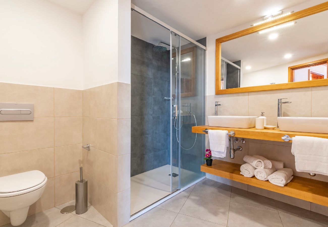 Huis in Mogán - GC0283 Vakantiehuis met gedeeld zwembad in Mogán