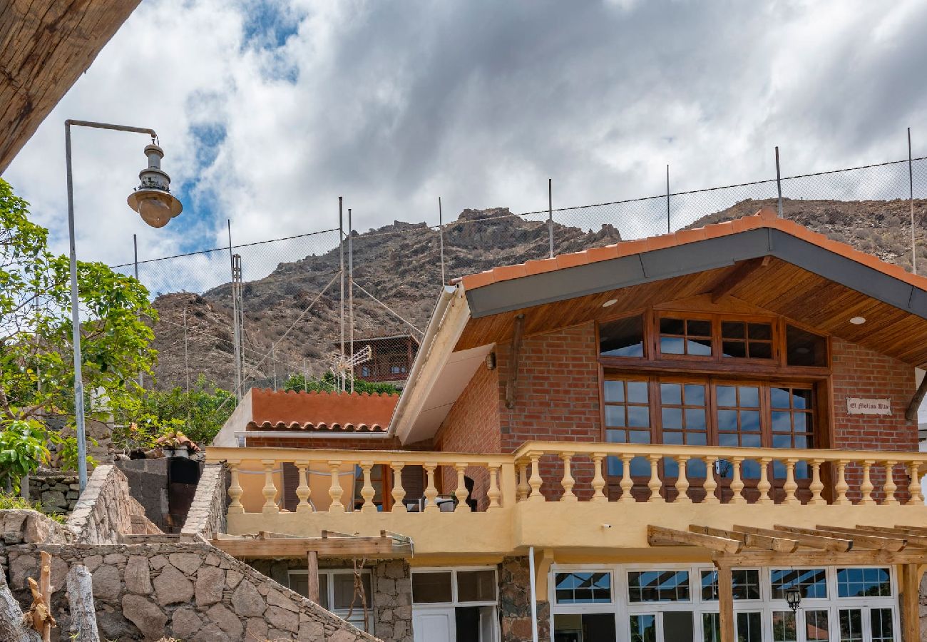 Huis in Mogán - GC0283 Vakantiehuis met gedeeld zwembad in Mogán