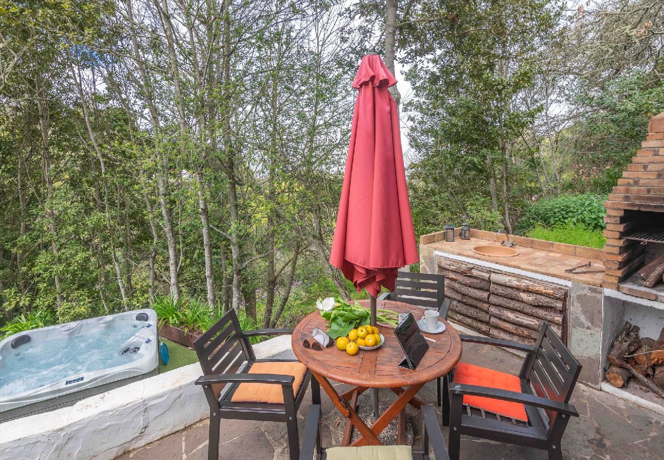 Cottage in Moya - GC0004 Gezellig grothuisje en privéjacuzzi in Fontanales