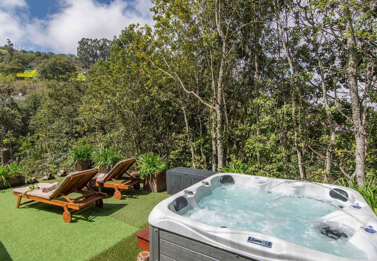 Cottage in Moya - GC0004 Gezellig grothuisje en privéjacuzzi in Fontanales