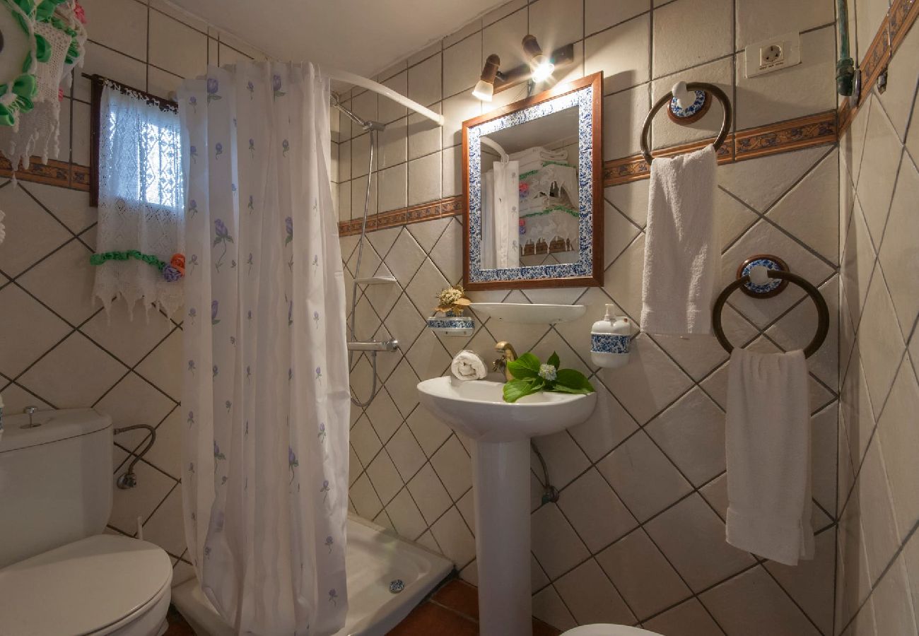 Cottage in Moya - GC0004 Gezellig grothuisje en privéjacuzzi in Fontanales