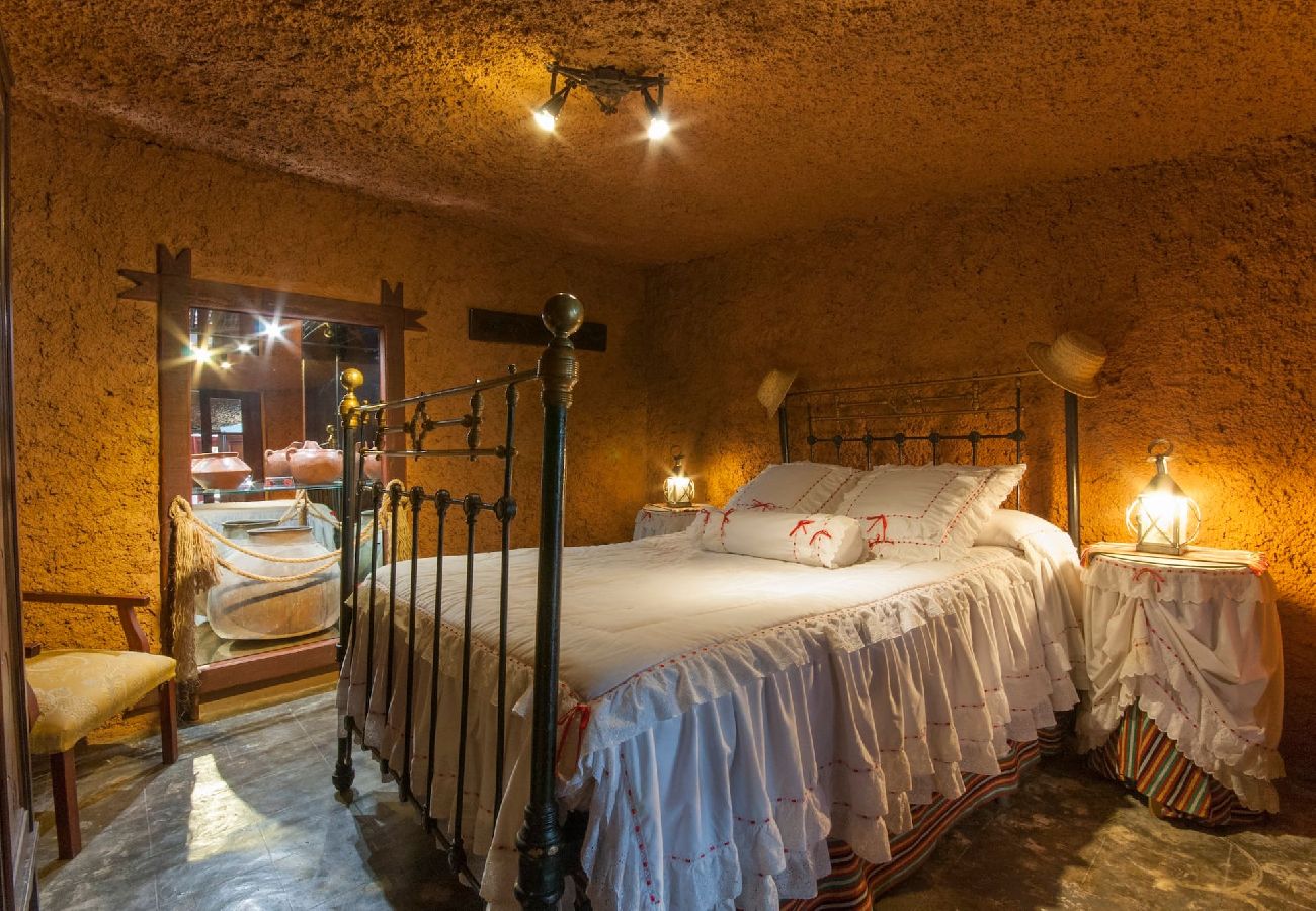 Cottage in Moya - GC0004 Gezellig grothuisje en privéjacuzzi in Fontanales