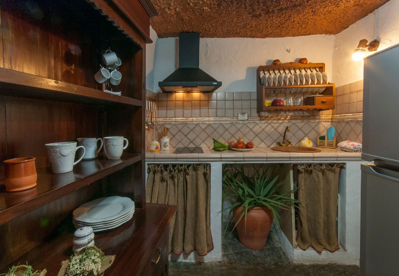 Cottage in Moya - GC0004 Gezellig grothuisje en privéjacuzzi in Fontanales