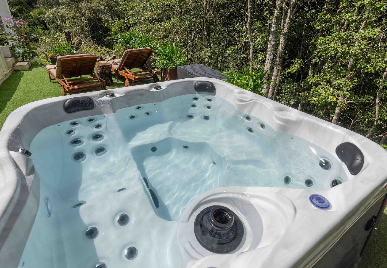 Cottage in Moya - GC0004 Gezellig grothuisje en privéjacuzzi in Fontanales