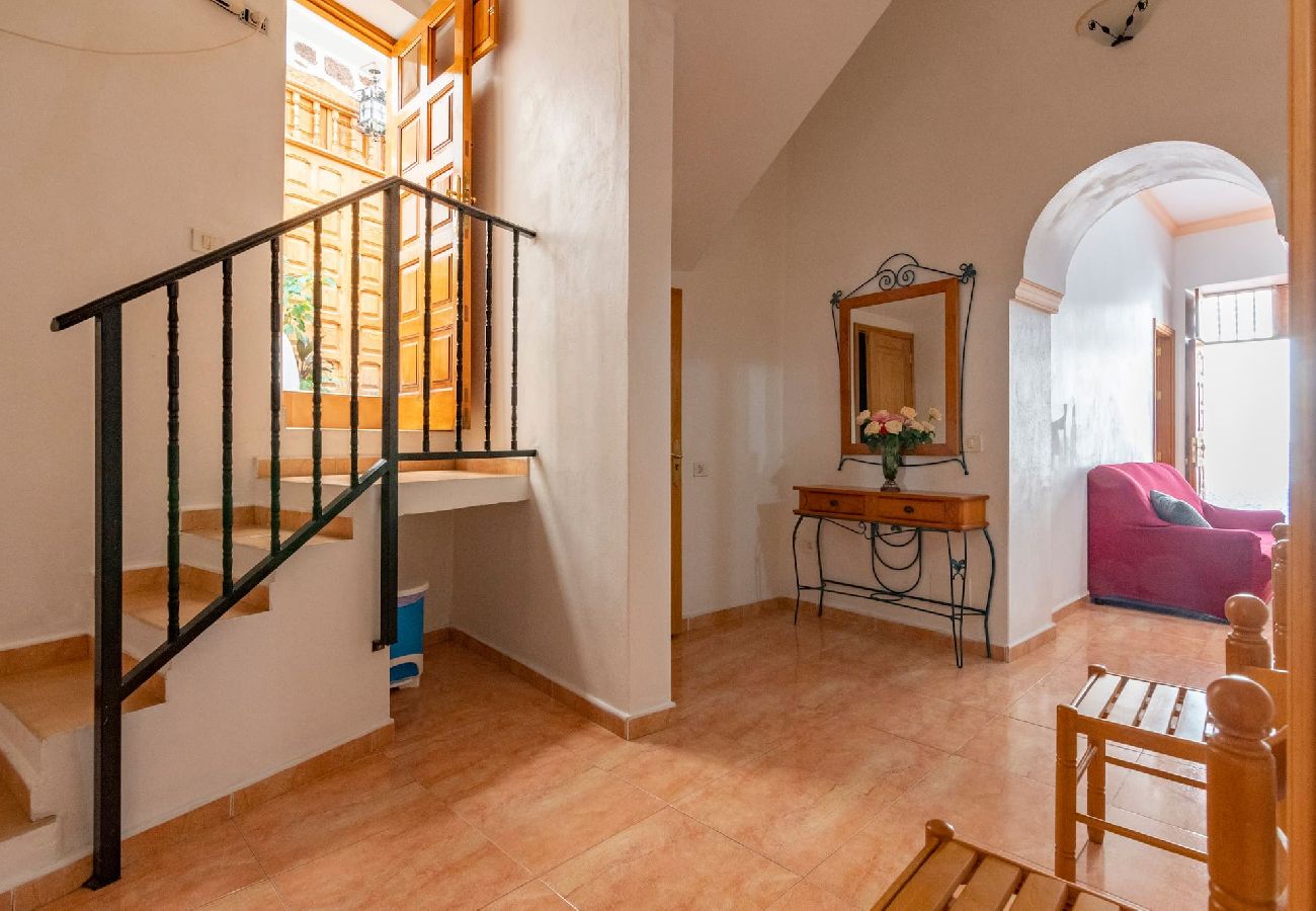 Huis in Santa Lucía de Tirajana - GC0250 Vakantiehuis in de stad Santa Lucia