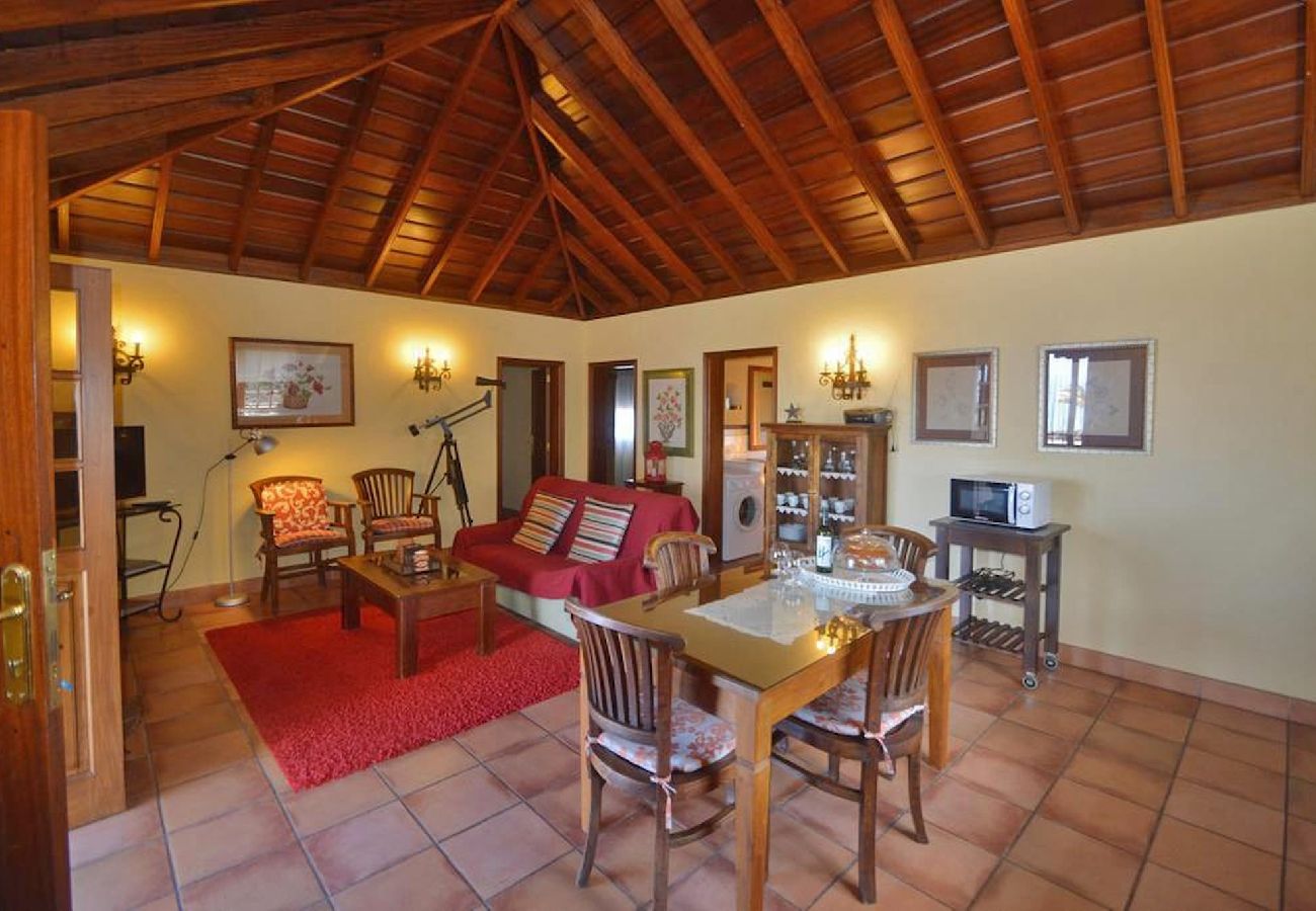 Cottage in Fuencaliente - LP1083 Vakantiehuis met uitzicht op zee in Fuencaliente