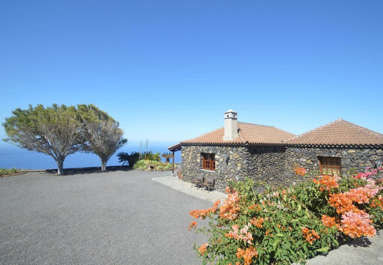 Cottage in Fuencaliente - LP1083 Vakantiehuis met uitzicht op zee in Fuencaliente