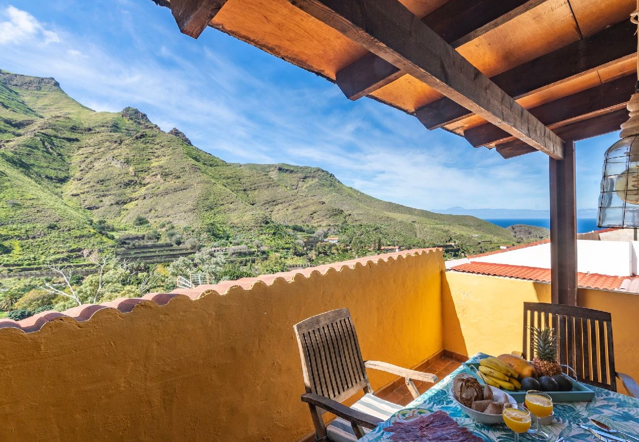 Huis in Agaete - GC0366 Vakantiehuis met verwarmd privé zwembad in Agaete 